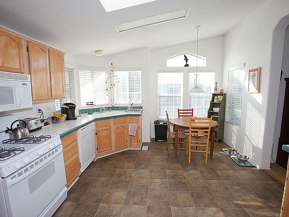 Bright Kitchen w Skylights