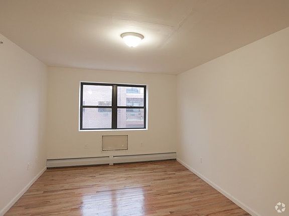 5th image of 3721 31st St APT 407