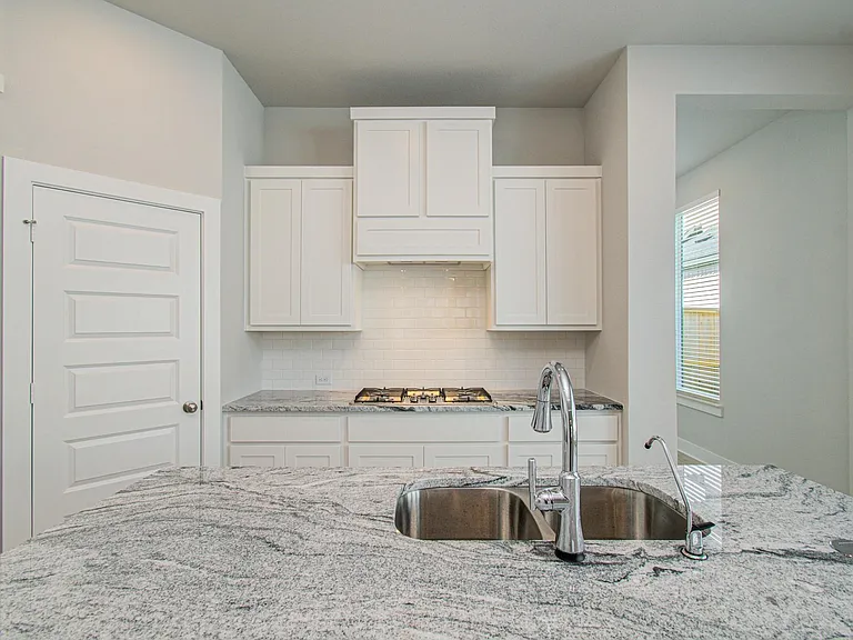 18230 Hibiscus Crescent Ln — Photo 9