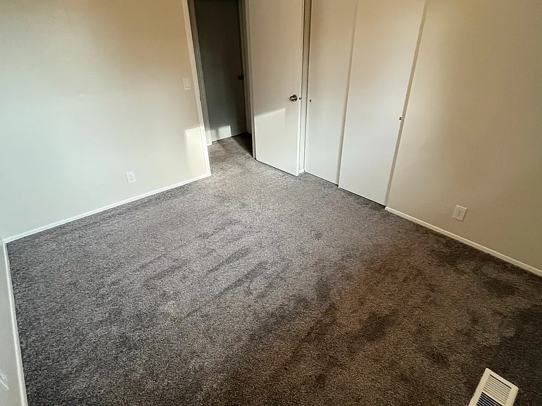 2617 E Portsmouth Ave — Photo 10
