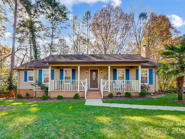 1132 Molokai Dr, Tega Cay, SC 29708