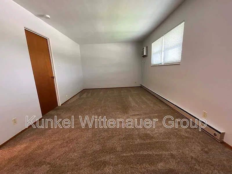 1 bed, 1.0 bath, 500 sqft, $695 — Photo 3