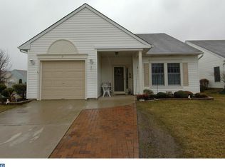 2 Covered Bridge Cir, Columbus, NJ 08022