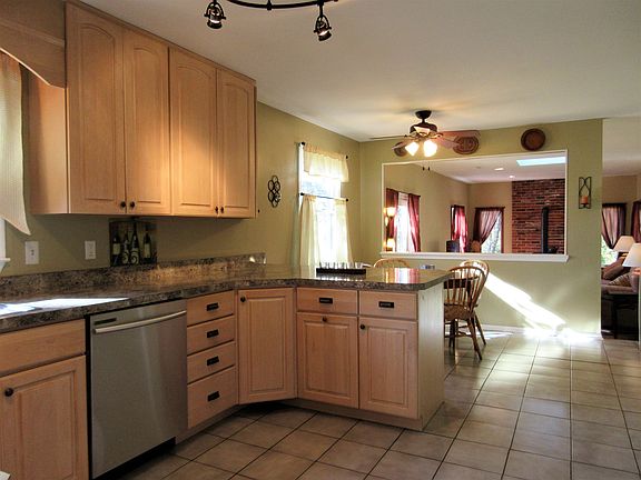 5th image of 1405 N Gravel Pike