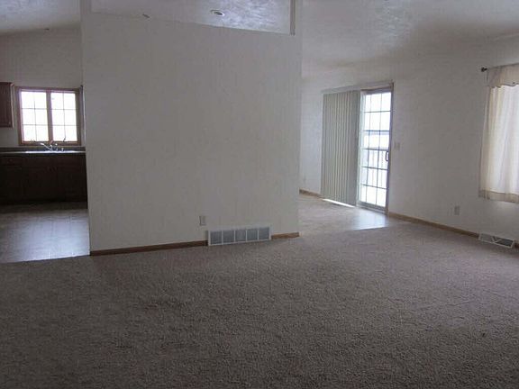 5th image of W6460 Rocky Mountain Dr