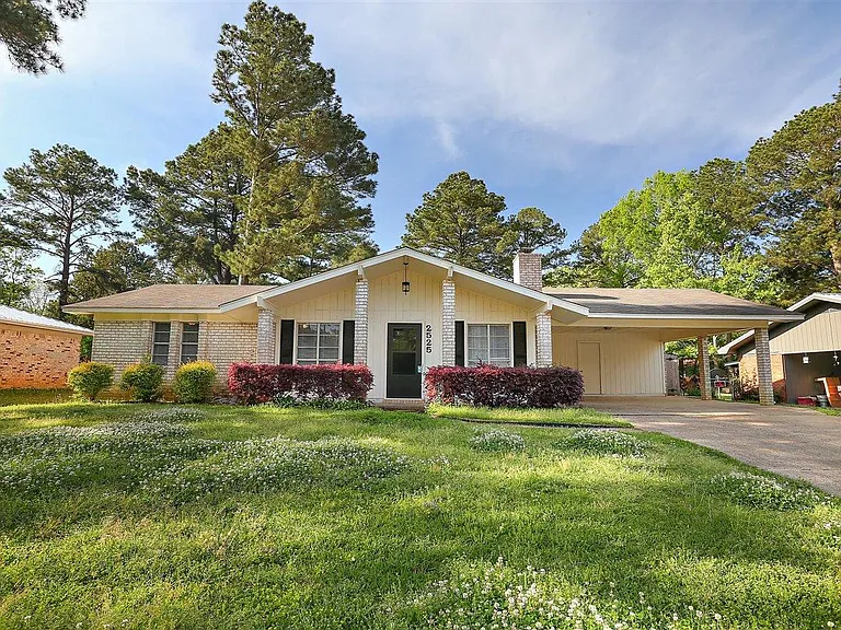 2525 Gina Dr — Photo 1