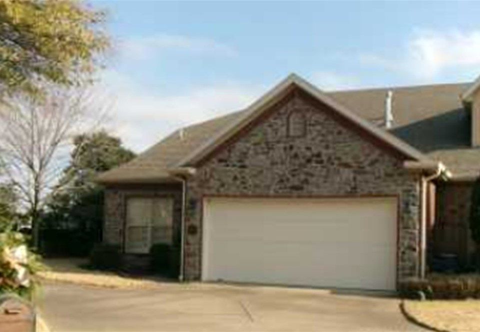 1st image of 6663 W Valley View Rd