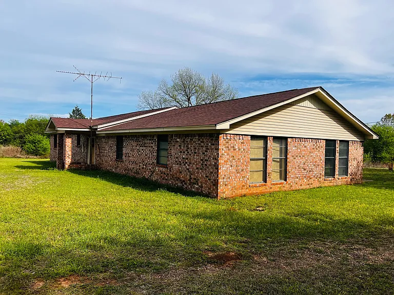 3794 County Road 3070 — Photo 2