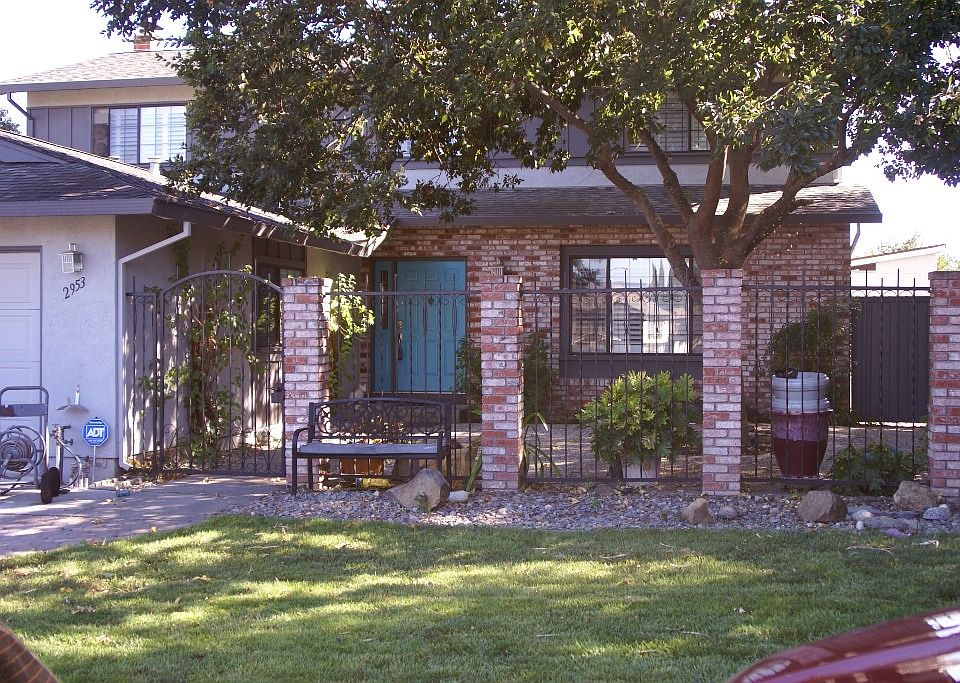 Front Courtyard add Security
