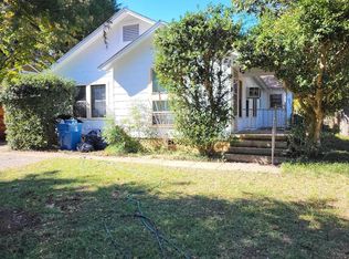 711 Wood St, Gladewater, TX 75647