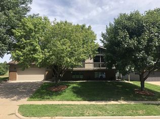 6108 W Oscar Howe Cir, Sioux Falls, SD 57106