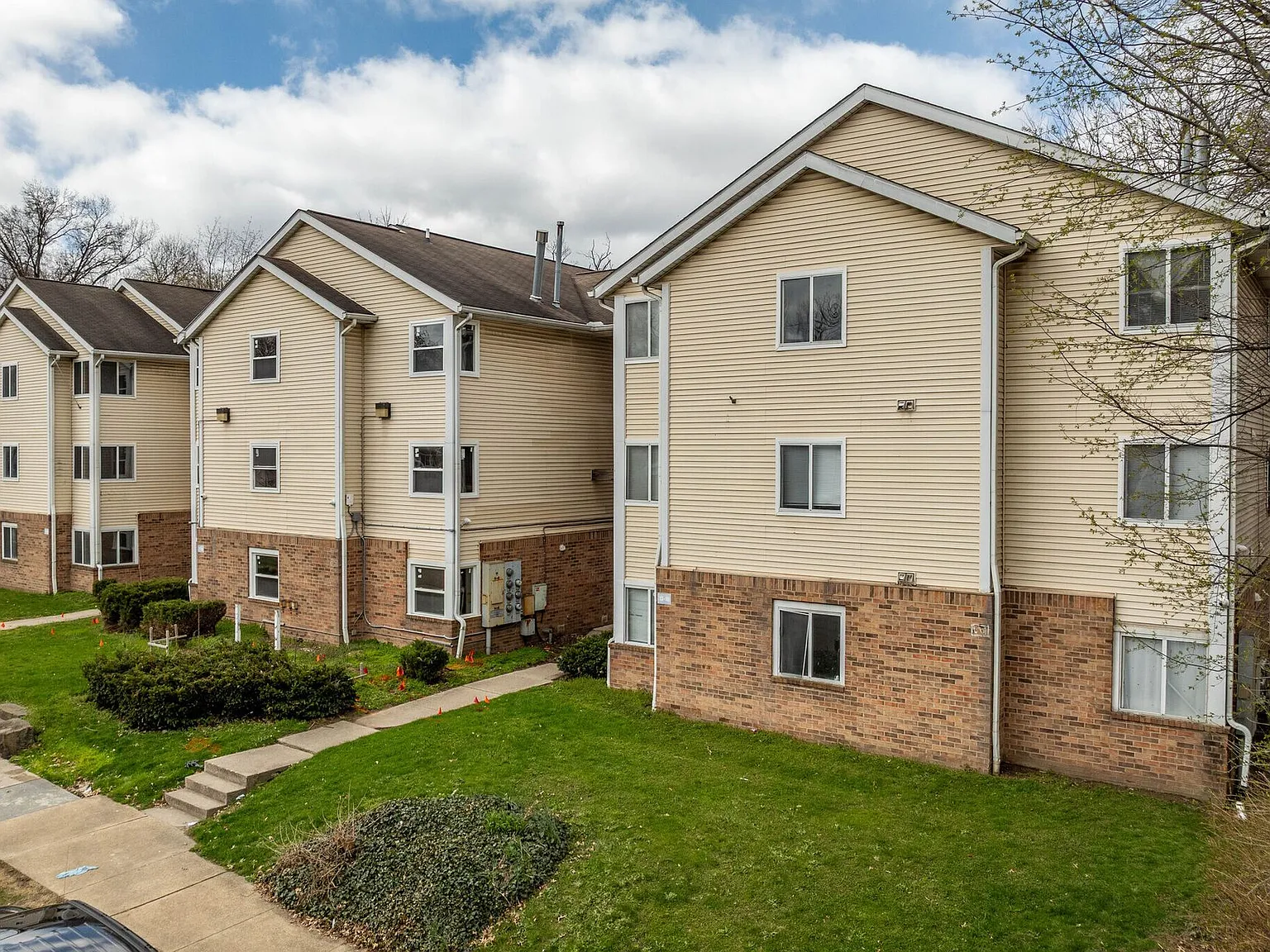 University Commons Apartments — Photo 1