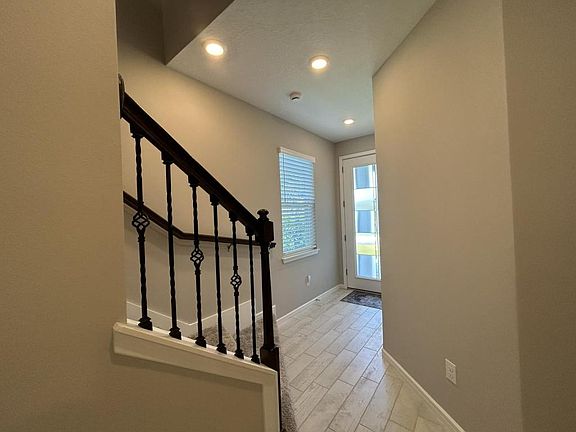 5th image of 334 Surfside Ave NE