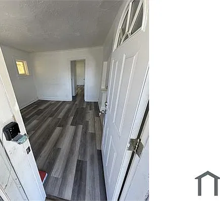 2140 69th St — Photo 3