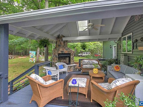 3rd image of 551 Chinquapin Dr
