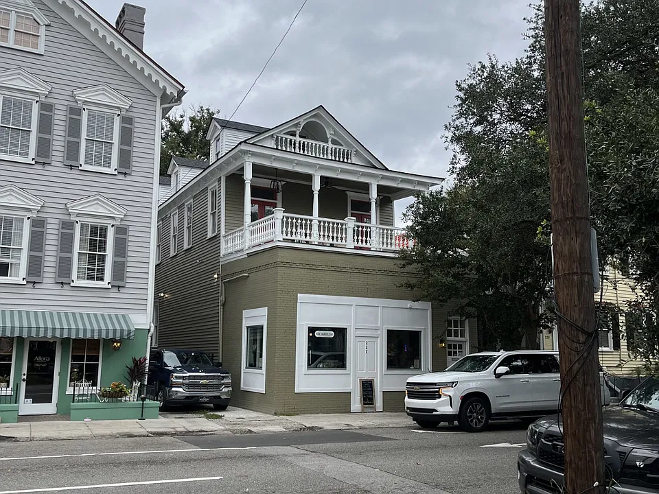 Building Photo 4