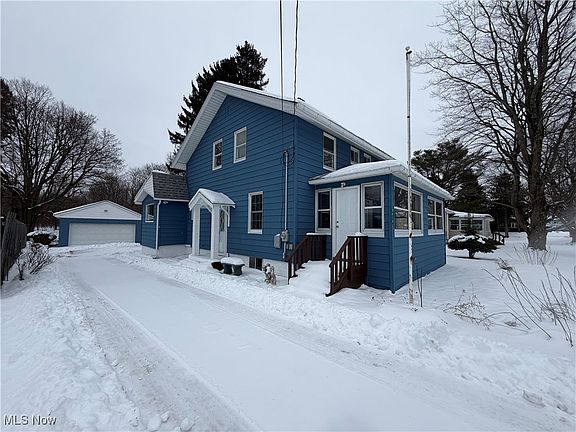 2nd image of 3410 N Broadway