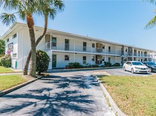 3950 Roxane Blvd APT 5B, Sarasota, FL 34235