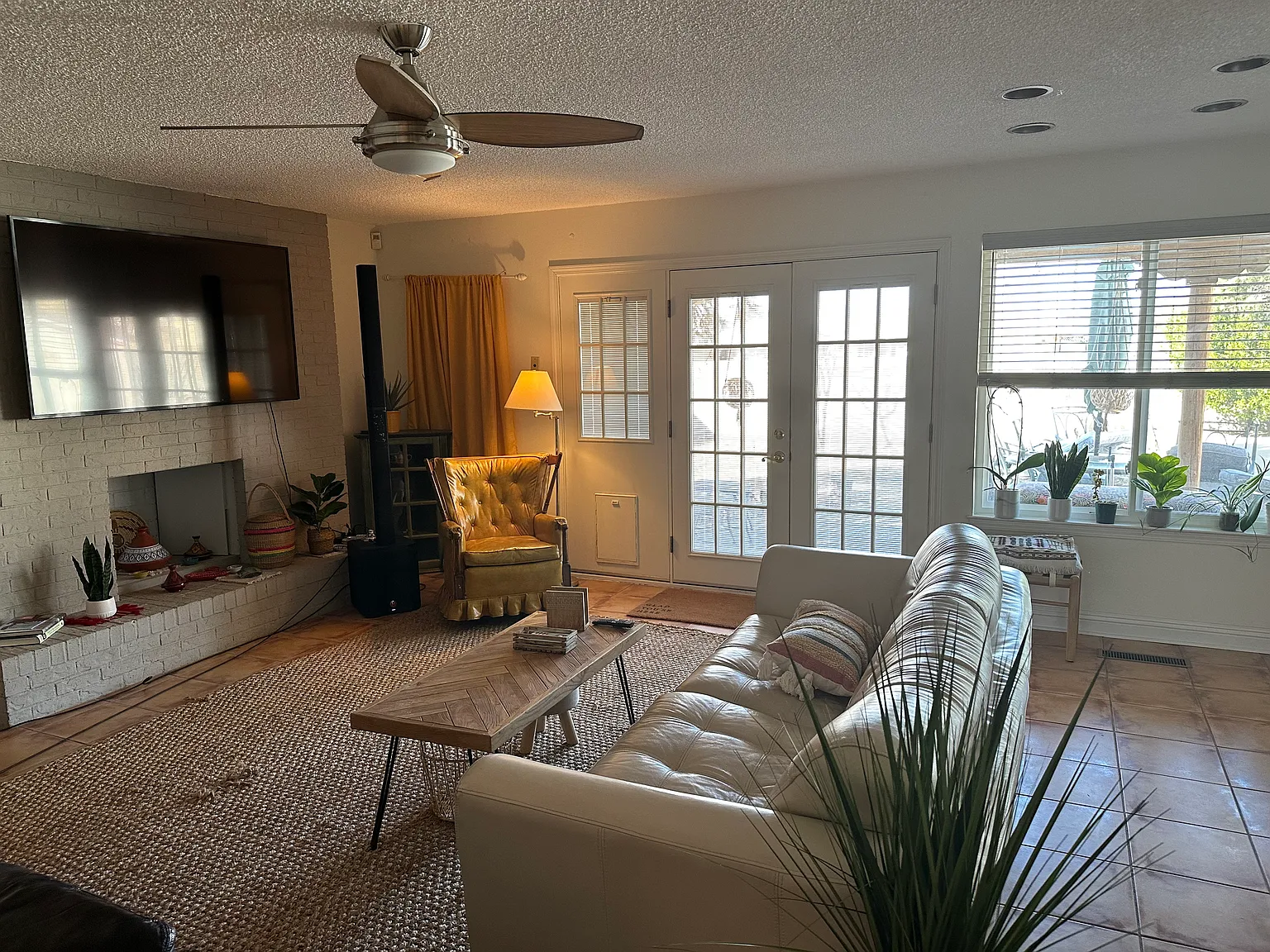 3 bed, 2271 sqft, $3,300 — Photo 4