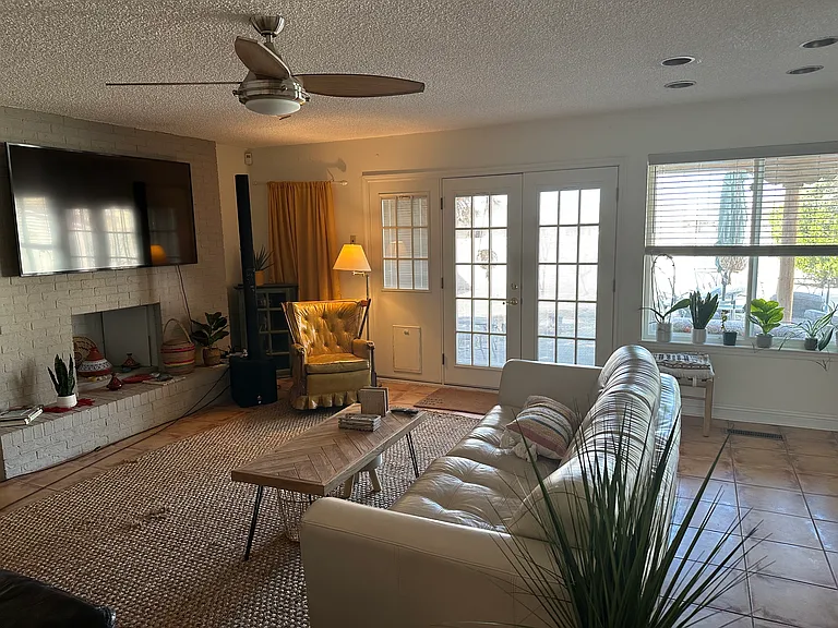 6825 Vivian Dr NE — Photo 4