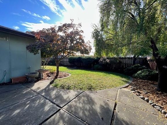 2nd image of 3567 Idlewild Ave