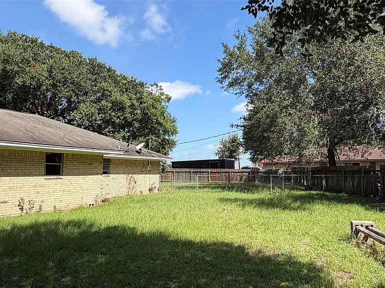 1410 S Circle St — Photo 22