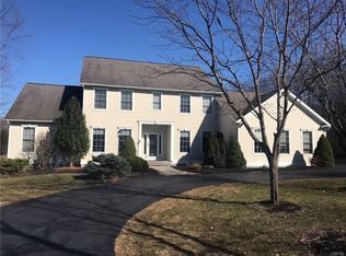 112 Snowflake Cir, Camillus, NY 13031