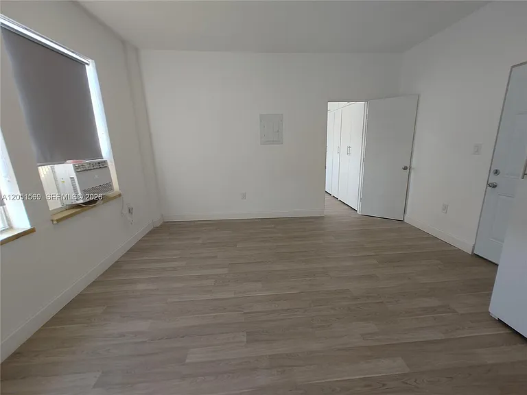 1629 SW 6th St #11 — Photo 8