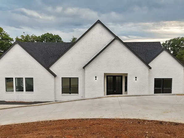 1405 Apache Ct, Joshua, TX 76058