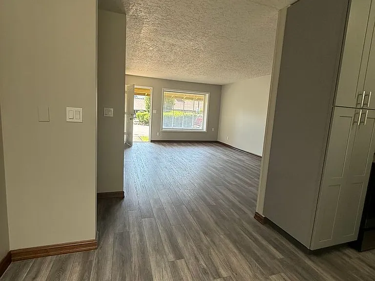 11485 SW Greenburg Rd — Photo 2