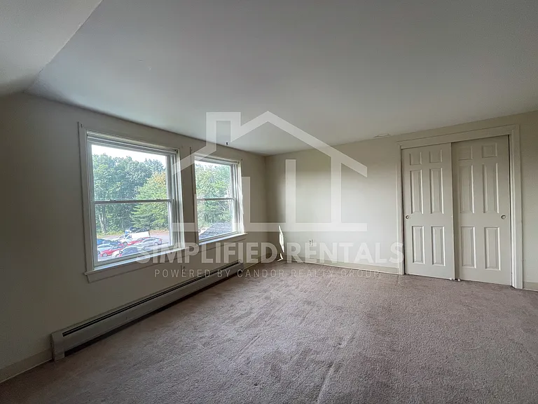Sofield Apartments — Photo 6