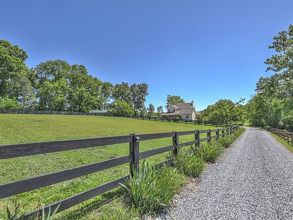 78th image of 157 Giles Ln
