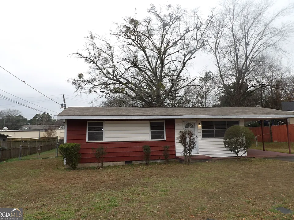 5261 Heather Ln