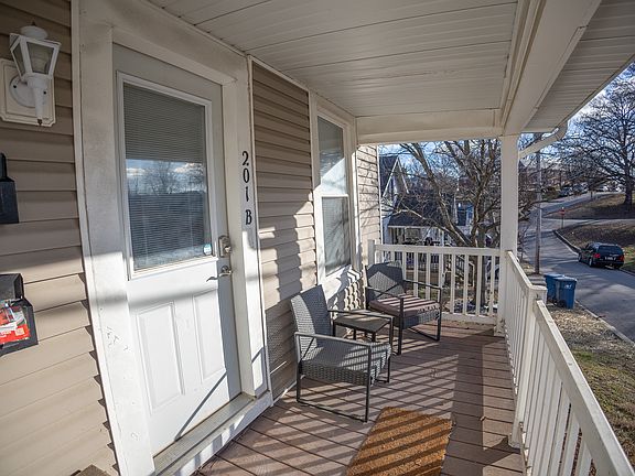 2nd image of 201 Hub St APT B