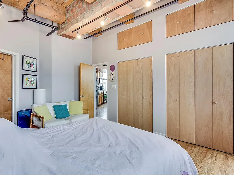 2310 S Canal St #301 — Photo 12