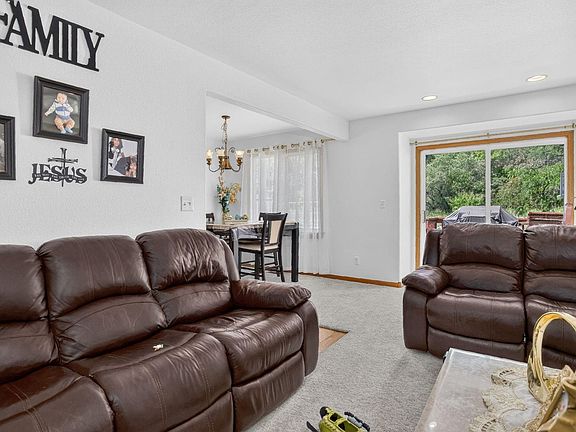 5th image of 661 Moose Ct