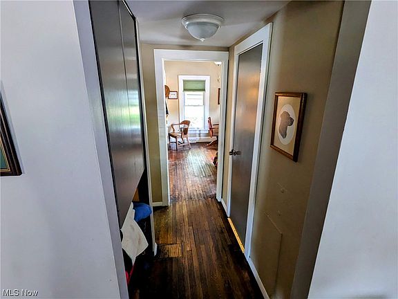 4th image of 344 Pioneer St