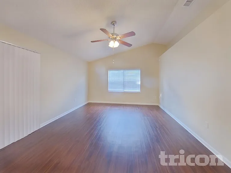 1268 Maximilian St — Photo 3