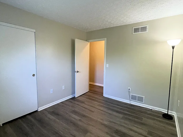 2917-2919 United Ct — Photo 13