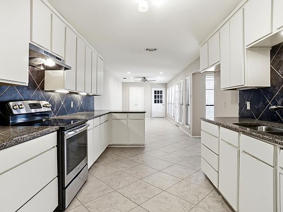 5th image of 4861 Ledgestone Ct