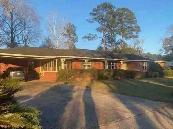 604 W Camellia Ave, Geneva, AL 36340