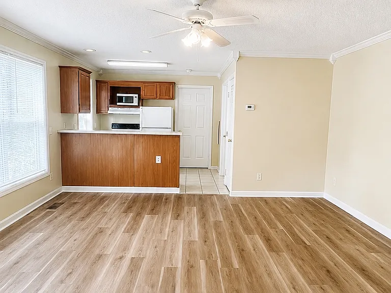 2905 Archer Rd — Photo 3