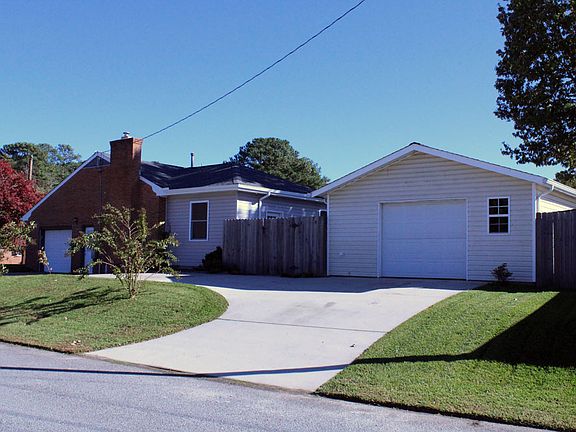 3rd image of 316 Charlotte Dr