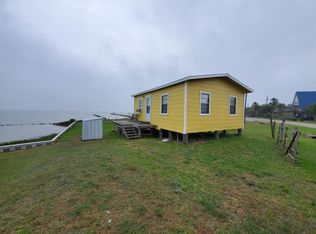 96 Jensen Dr, Palacios, TX 77465