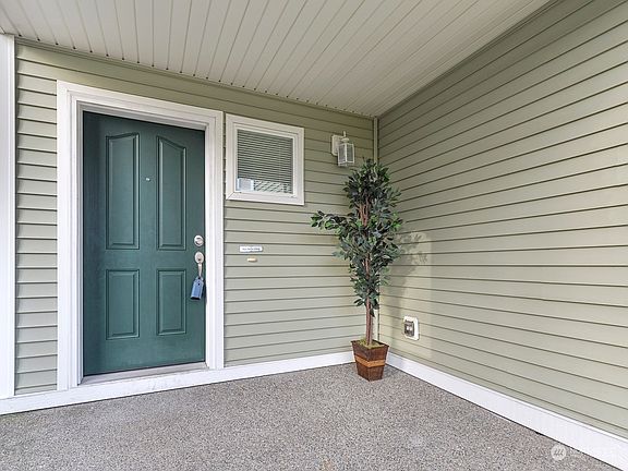4th image of 868 Wrigley Lane SW
