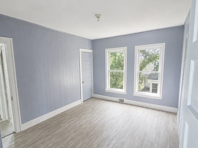 345 W River St — Photo 4