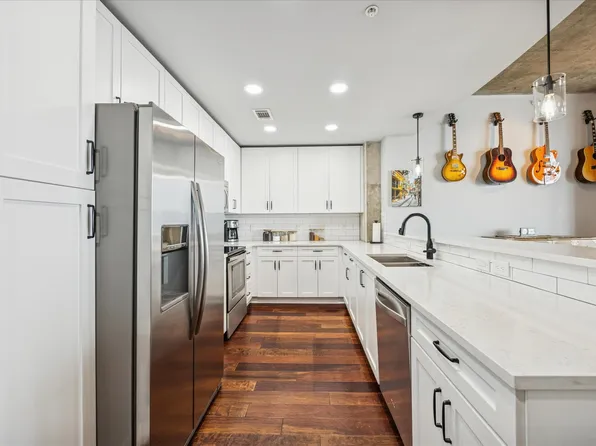 360 Nueces St APT 4009, Austin, TX 78701