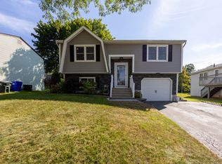 7 Westwood Cir, Meriden, CT 06450