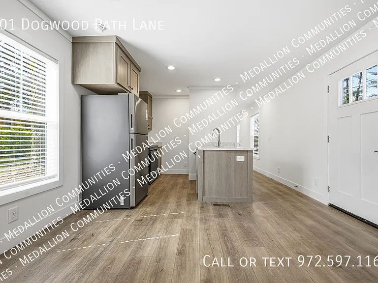 201 Dogwood Path Ln — Photo 3