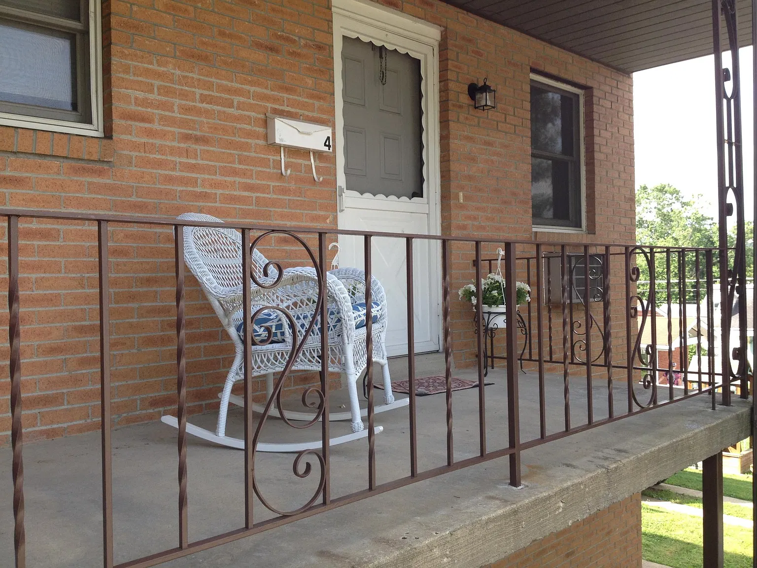 2 bed, 750 sqft, $925 — Photo 1
